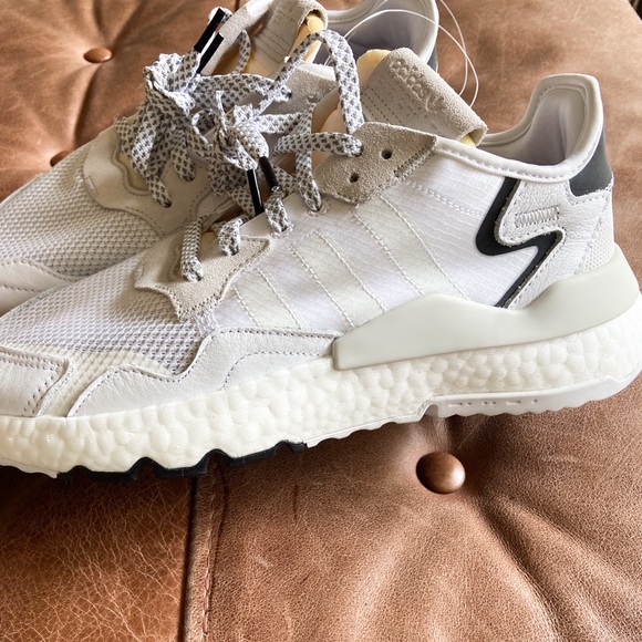 BRAND NEW: ADIDAS NITE JOGGERS - Picture 3 of 5